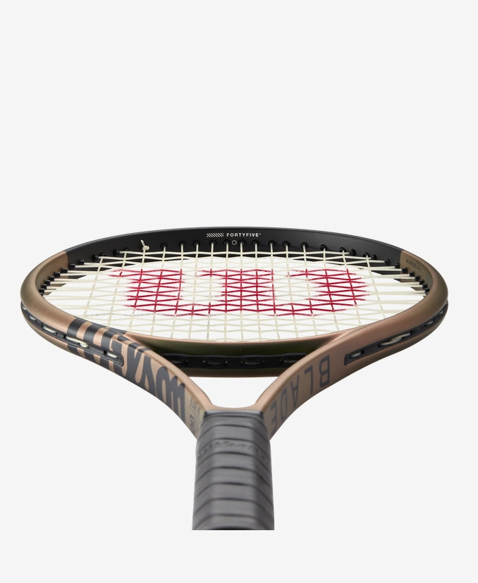 Wilson Blade 100L V8 Tennis Racket